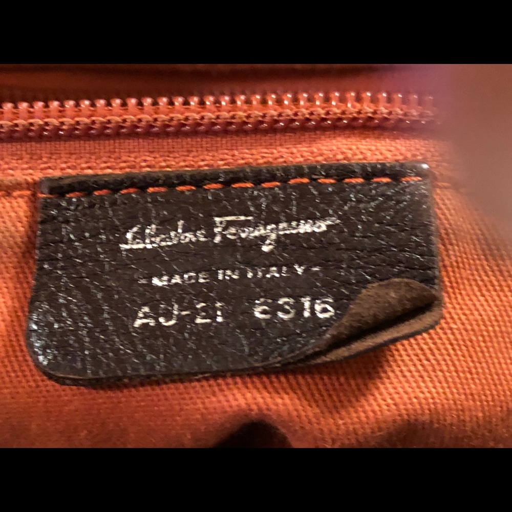 Authentic Yes. Brown - Picture 5 of 8